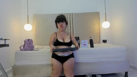 pamelabonnet_mml online show from October 23, 8:31 pm