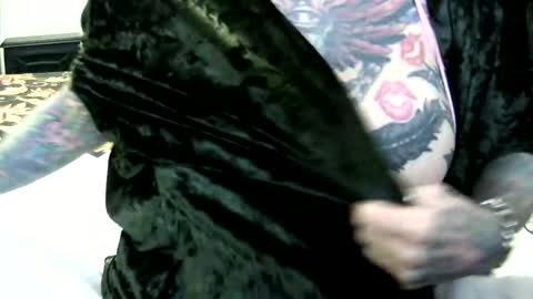 PAMELA GUNNS online show from February 26, 6:48 pm