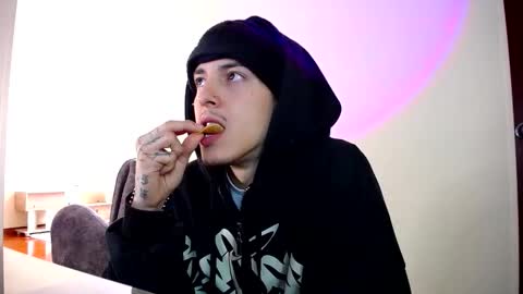 pandora__1 online show from November 10, 7:49 pm