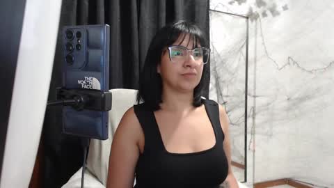 Carolinesworldx online show from October 22, 4:37 am