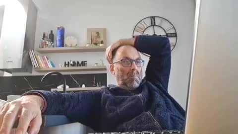 pansak1973 online show from December 12, 10:02 am