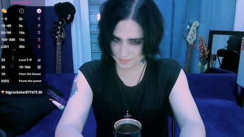 In bio online show from June 3, 11:43 pm