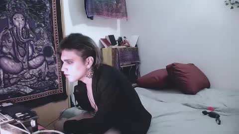 In bio online show from September 30, 4:23 am