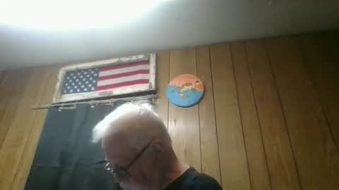 papajb70 online show from March 4, 1:57 am