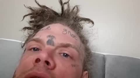 paperchasin1616 online show from March 14, 4:00 pm