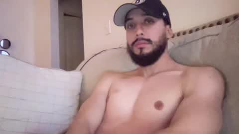 papicubano_guapo23cm online show from November 29, 10:23 am