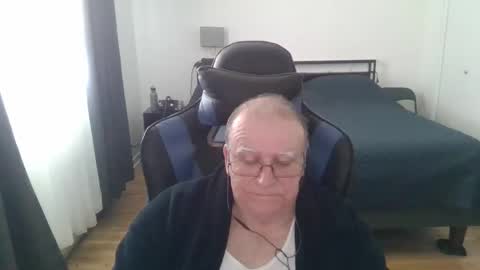 papilly online show from March 15, 2:42 pm