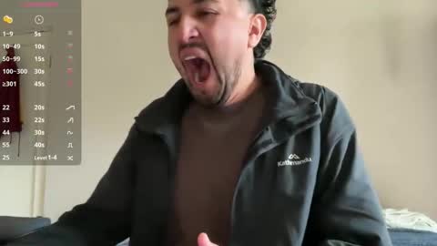 paprika_555 online show from April 21, 1:53 am