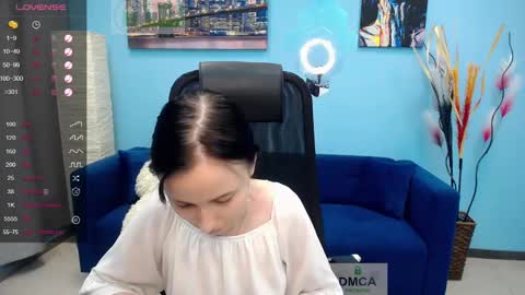 Louise online show from December 15, 1:22 pm