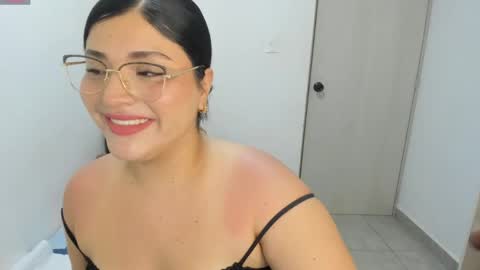 pareja_curiosa19 online show from April 20, 11:41 pm