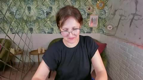 Snapshot of paris_cherry chatting on January 19, 2:47 am Paris online show from January 19, 2:47 am