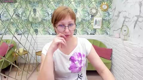 Snapshot of paris_cherry chatting on March 9, 8:31 pm Paris online show from March 9, 8:31 pm
