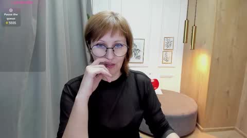Snapshot of paris_cherry chatting on March 12, 7:36 pm Paris online show from March 12, 7:36 pm