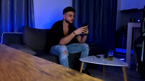 Paris online show from November 30, 11:56 pm