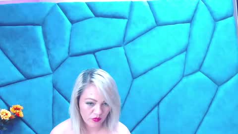 paris_squirtt online show from January 6, 11:31 pm