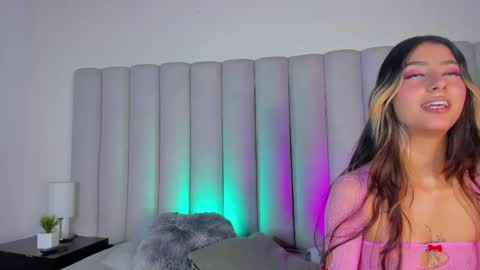 PARIS online show from February 25, 8:00 pm