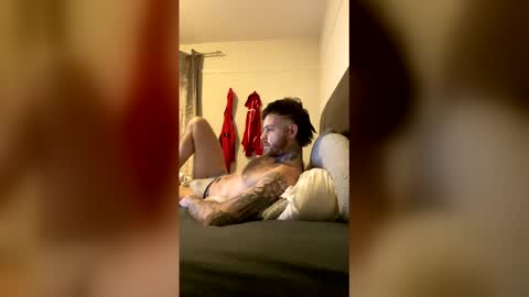 parkertom525 online show from April 11, 10:47 pm