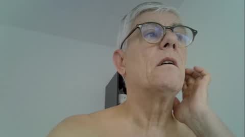 patrick5275 online show from October 13, 7:10 am