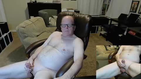 Snapshot of patrickstroking chatting on January 18, 1:08 am patrickstroking online show from January 18, 1:08 am