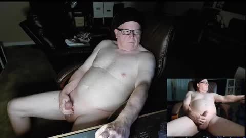 Snapshot of patrickstroking chatting on October 1, 8:46 am patrickstroking online show from October 1, 8:46 am