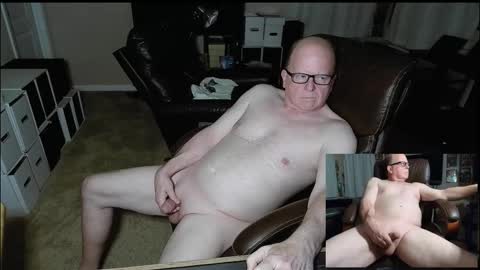 Snapshot of patrickstroking chatting on October 14, 12:57 am patrickstroking online show from October 14, 12:57 am