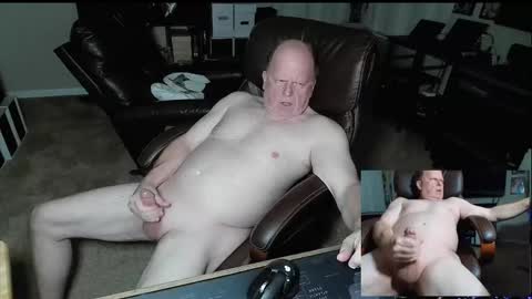 Snapshot of patrickstroking chatting on September 27, 3:59 am patrickstroking online show from September 27, 3:59 am