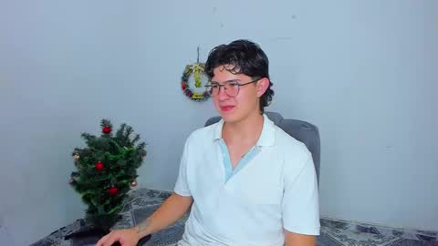 Snapshot of patrik027 chatting on December 22, 12:07 am .... online show from December 22, 12:07 am