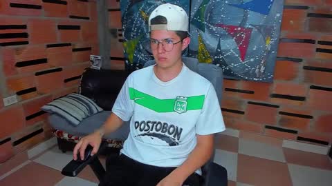 Snapshot of patrik027 chatting on January 24, 8:00 pm .... online show from January 24, 8:00 pm