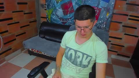 Snapshot of patrik027 chatting on March 11, 5:46 pm .... online show from March 11, 5:46 pm