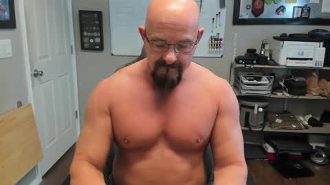 Justeffingaround online show from March 5, 10:21 pm