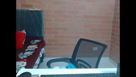 paula__117 online show from April 5, 10:40 pm