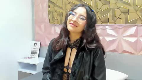 Pau online show from September 17, 11:35 am