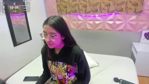 Pau online show from September 9, 1:44 pm