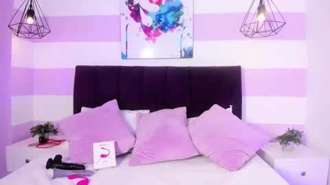 Pau  online show from October 13, 10:01 pm