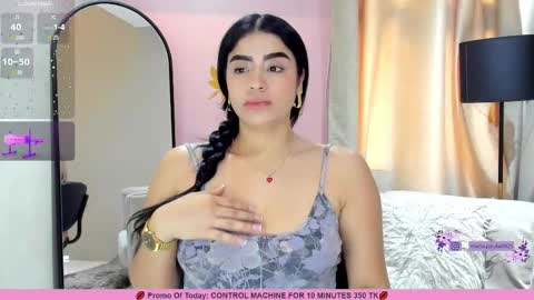      online show from March 5, 9:04 pm