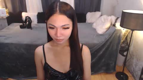 paulalawman online show from February 12, 1:09 am