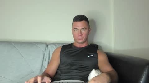 paulblack021 online show from January 10, 6:46 pm