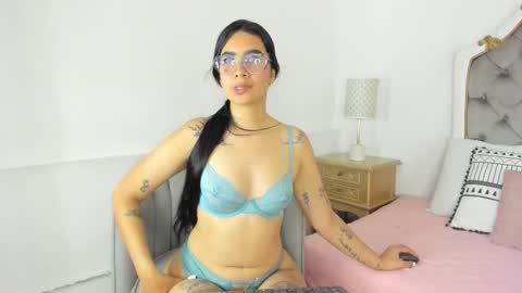 paulina lux online show from March 6, 10:20 pm