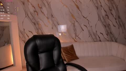 Paulina Santos  online show from October 6, 8:04 pm