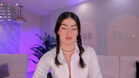 Paulina Santos  online show from May 23, 8:27 pm