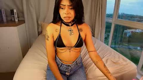 paulinne_clark online show from February 28, 9:08 pm