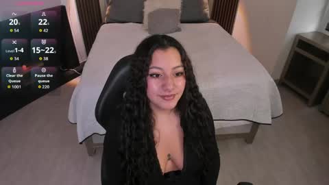 Paulys  online show from May 7, 12:12 pm