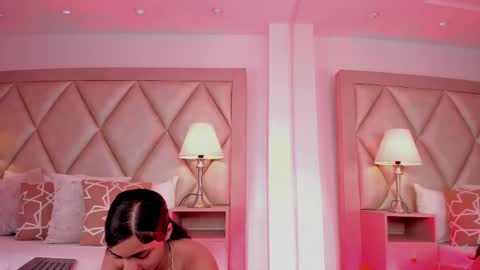 Pau online show from October 19, 12:43 pm