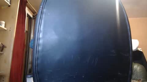 pc8474408 online show from April 3, 9:00 pm