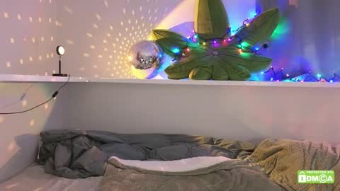   online show from December 15, 4:30 am