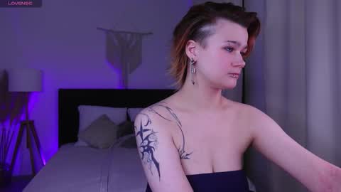 peach_avalanche online show from September 16, 6:22 pm