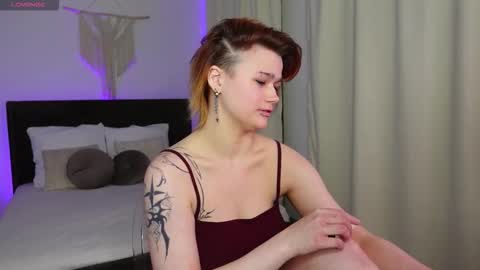 peach_avalanche online show from September 11, 9:05 pm