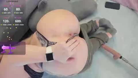 Peaches online show from February 17, 11:54 pm