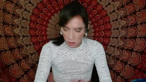 pearlatin online show from May 16, 1:35 am