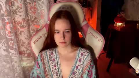 Snapshot of pearlprincess_ chatting on September 26, 11:13 pm Adelina online show from September 26, 11:13 pm